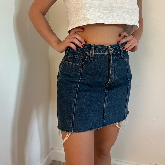 A-line Jean Skirt. Abercrombie - Picture 3 of 9